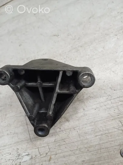 Renault Scenic II -  Grand scenic II Engine mounting bracket 