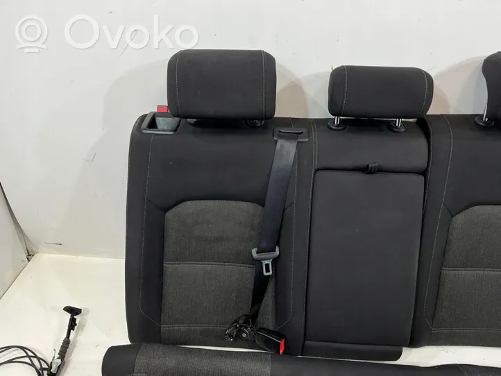 Volkswagen PASSAT B8 Kanapa tylna / Fotel drugiego rzędu 3G