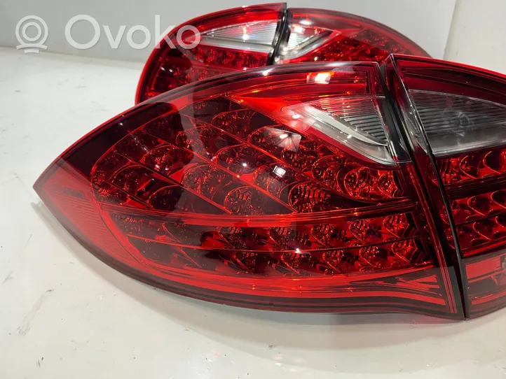 Porsche Cayenne (92A) Lampy tylne / Komplet 7P5945095G