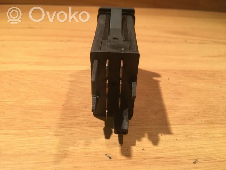 Audi A4 S4 B5 8D Hazard light switch 8D0941509C