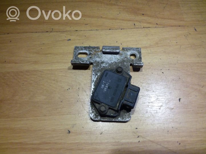 Opel Vectra B Sytytyksen vahvistimen ohjainlaite 90243618