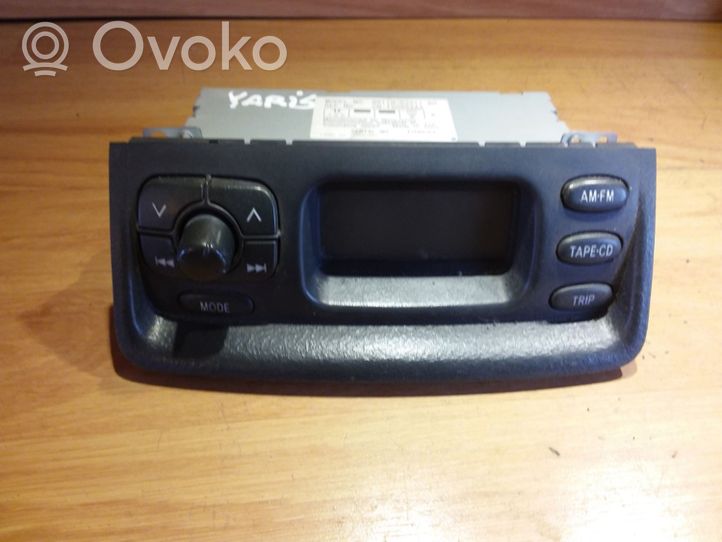 Toyota Yaris Radio/CD/DVD/GPS-pääyksikkö 8611052011B0