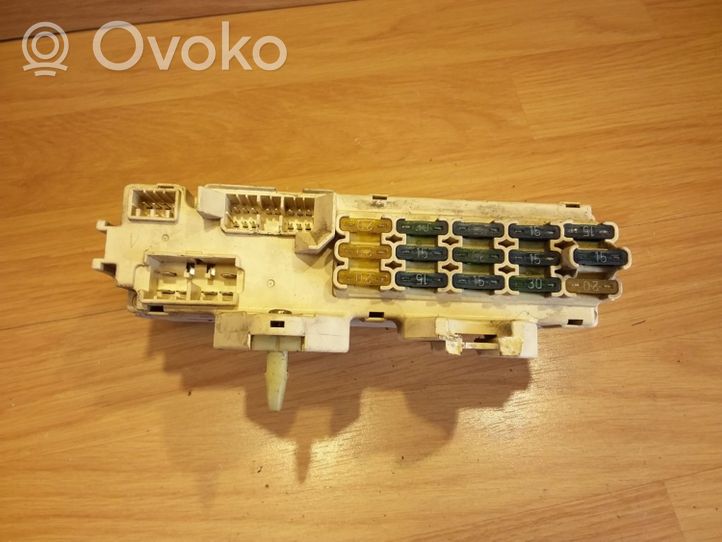 Mazda 626 Fuse module 2E16A