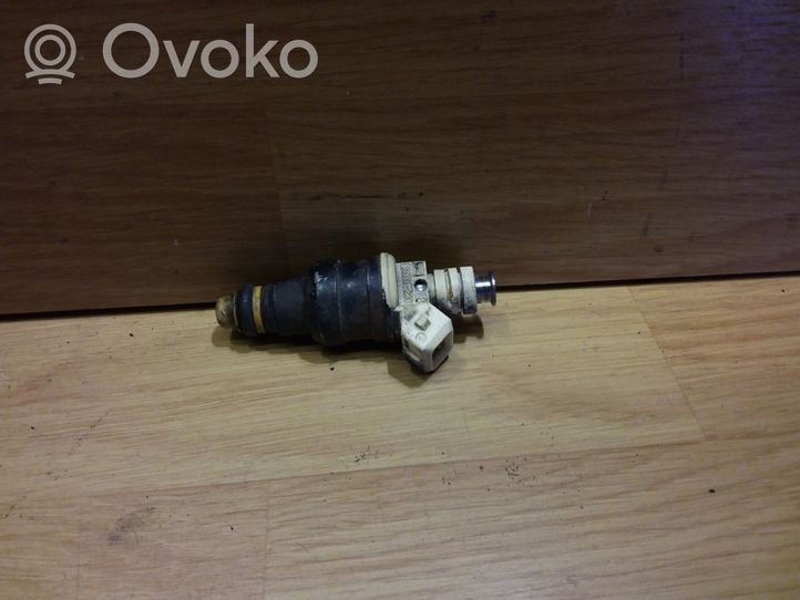 Hyundai Coupe Injecteur de carburant 3531023010