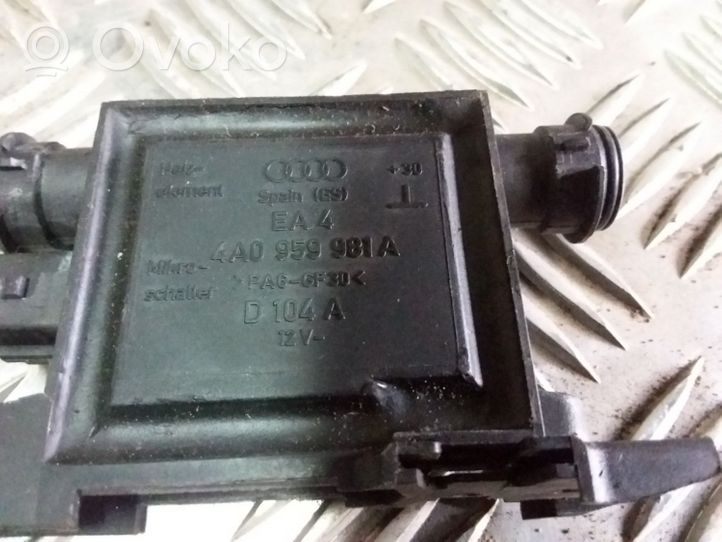 Audi A4 S4 B5 8D Oven keskuslukituksen ohjausyksikön moduuli 4A0959981A