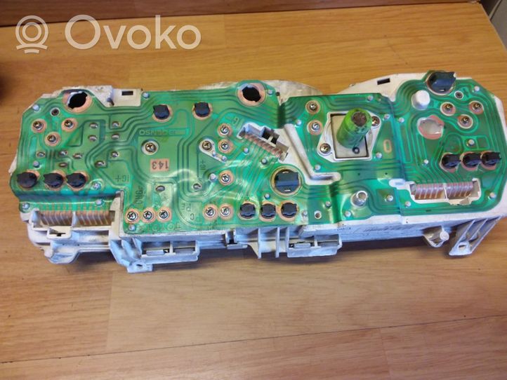 Toyota Camry Tachimetro (quadro strumenti) 8310032130