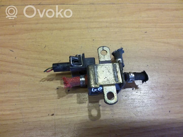 Volkswagen Golf III Electrovanne Soupape de Sûreté / Dépression 028906283F