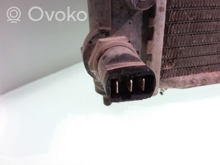 Volkswagen PASSAT B3 Dzesēšanas šķidruma radiators 