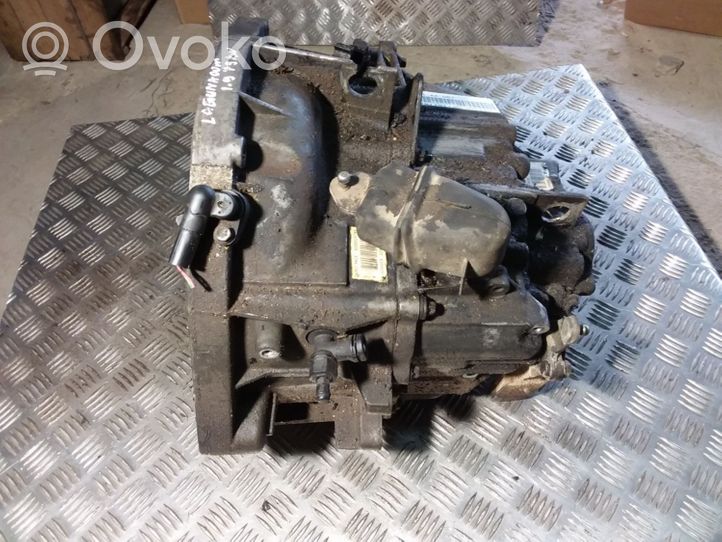 Renault Laguna I Manual 5 speed gearbox 8200025740