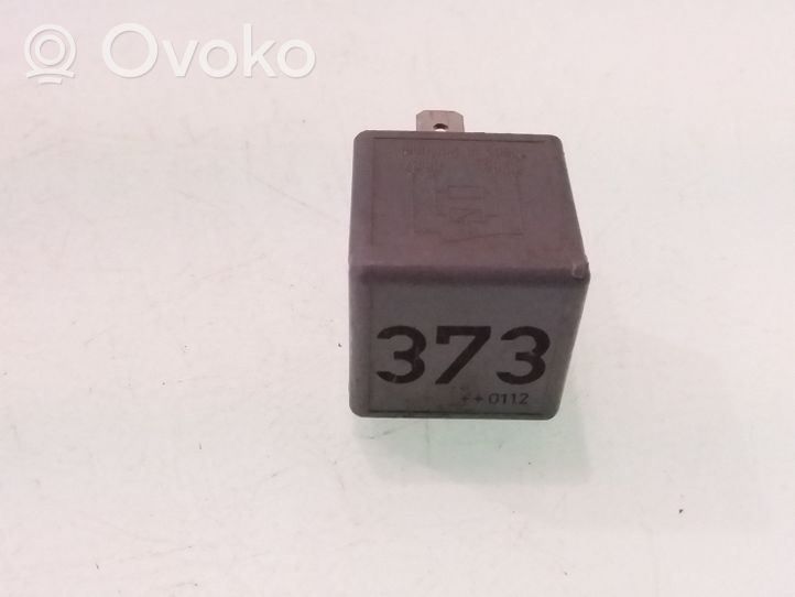 Volkswagen PASSAT B5 Other relay 8D0951253A