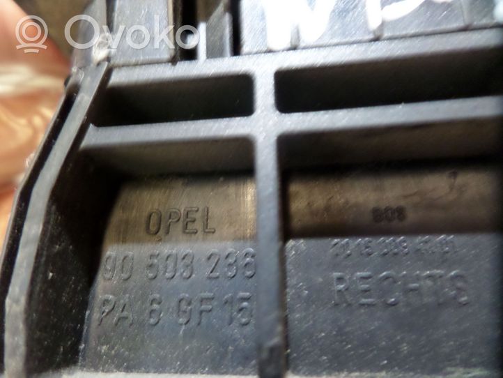 Opel Vectra B Tavarahyllyn kannen kannatin 90503236