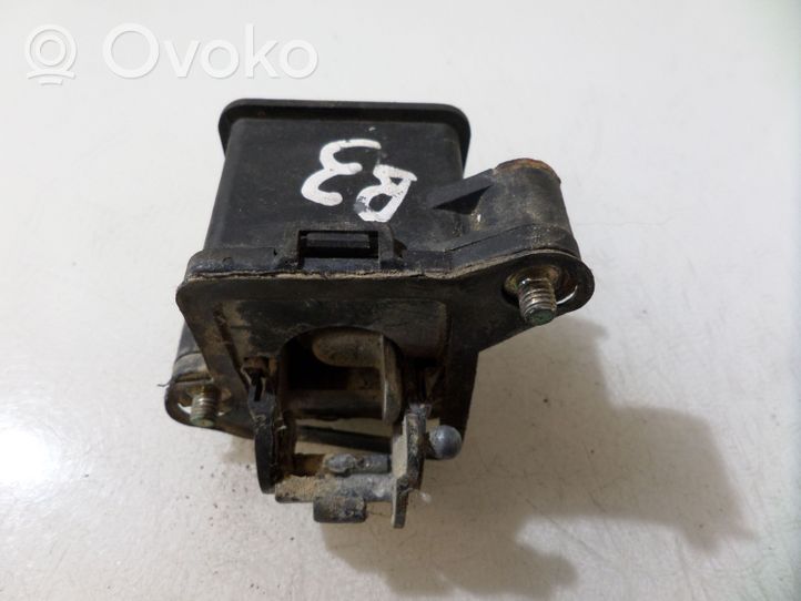 Volkswagen PASSAT B3 Blocco/chiusura/serratura del portellone posteriore/bagagliaio 357827571D