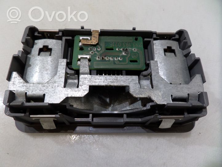 Audi A6 S6 C5 4B Lampka podsufitki tylna 4B9947123SJO