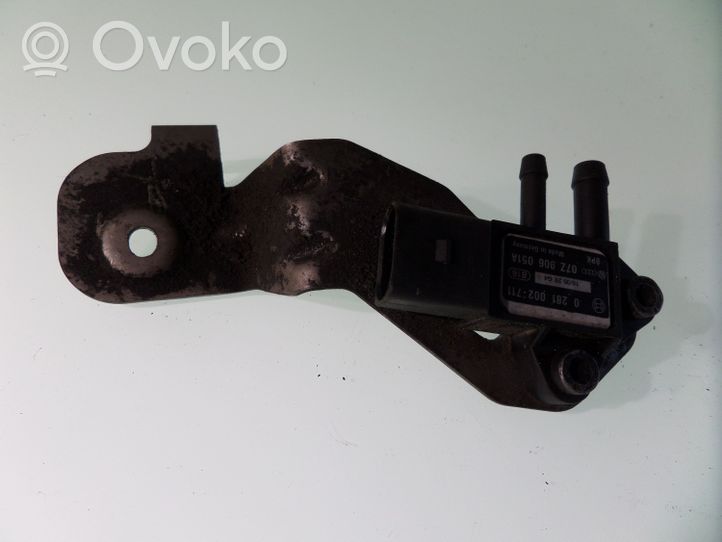 Volkswagen PASSAT B5.5 Sensore di temperatura dei gas di scarico 0281002711