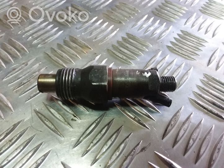 Renault Kangoo I Fuel injector LCR7365405