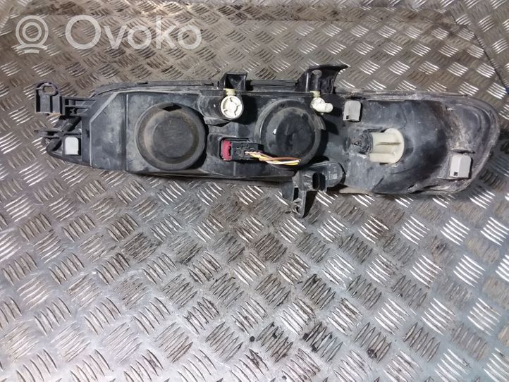 Opel Vectra B Lampa przednia 90586845