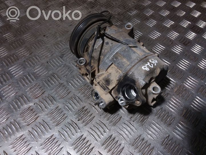 Volkswagen PASSAT B5.5 Compressore aria condizionata (A/C) (pompa) 8D0260808