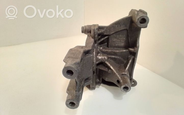 Volkswagen Multivan T5 Support, suspension du moteur 070199343B