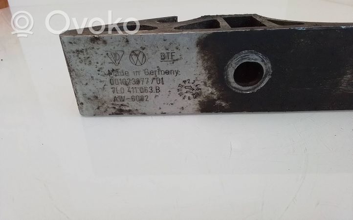 Porsche Cayenne (9PA) Supporto per boccola della barra antirollio, anteriore 7L0411063B