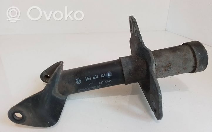 Volkswagen PASSAT B5 Staffa di rinforzo montaggio del paraurti anteriore 3B0807134A