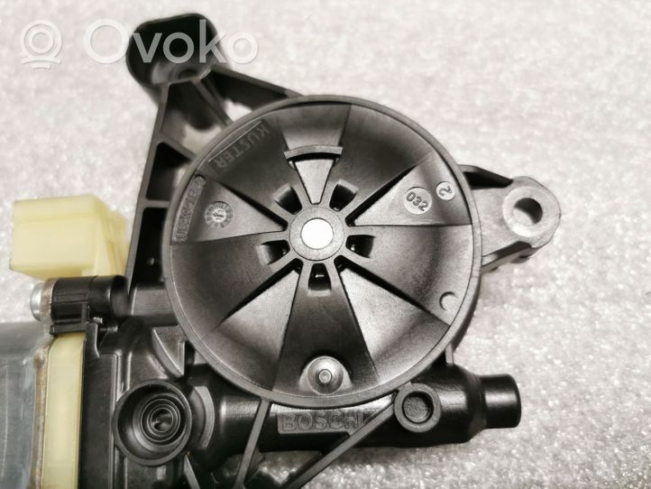Volkswagen Golf VII Silniczek podnośnika szyby drzwi przednich 0130822716