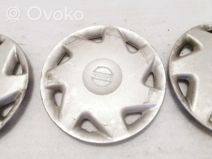 Volvo S40, V40 R14 wheel hub/cap/trim 461240