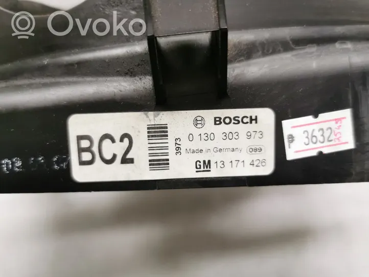 Opel Zafira B Elektryczny wentylator chłodnicy 13171426