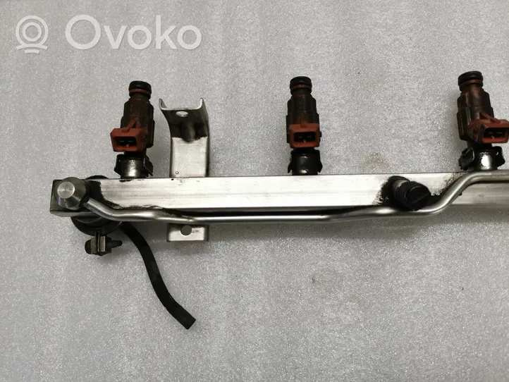 Saab 9-3 Ver1 Wtryskiwacze / Komplet 0280156023