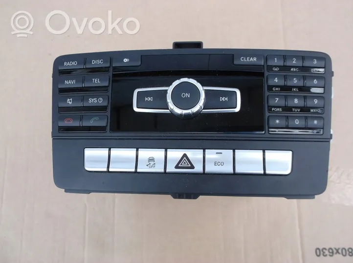 Mercedes-Benz SLK R172 Panel / Radioodtwarzacz CD/DVD/GPS A1729003810