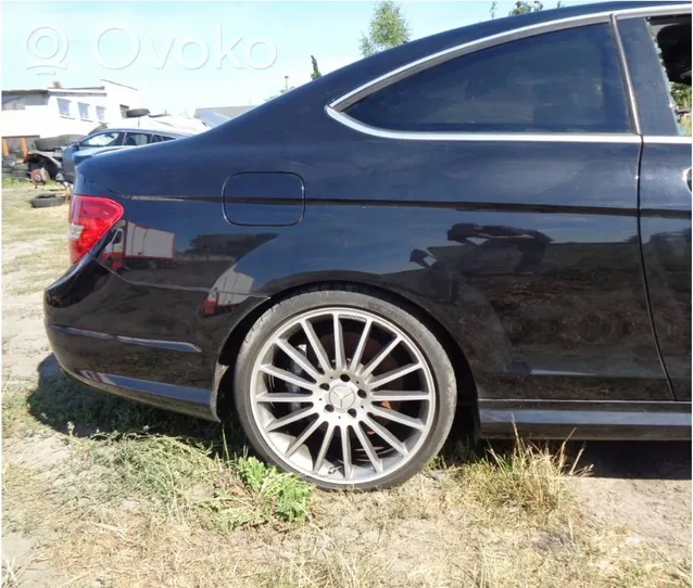 Mercedes-Benz C W204 Aizmugurējā ceturtdaļa mašīnas 