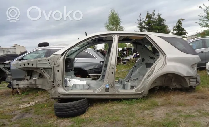 Mercedes-Benz ML W164 Côté de la carrosserie 