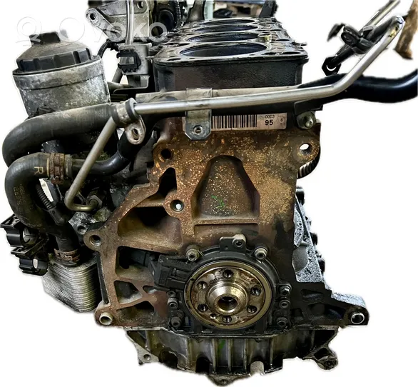 Volkswagen PASSAT B6 Moottorin lohko BKD