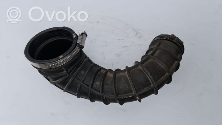 Volvo S60 Rura / Wąż dolotowy powietrza turbiny 08634143