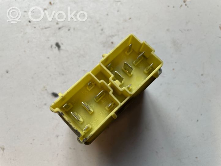 Volvo S40, V40 Light relay 9483309