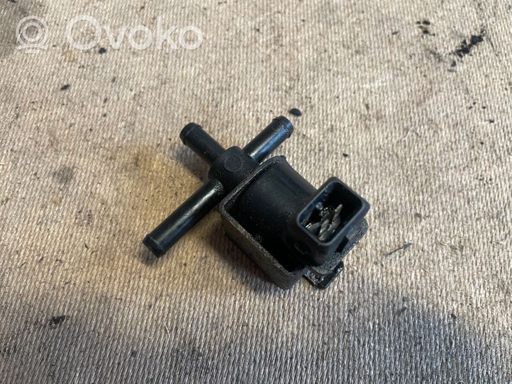 Audi TT Mk1 Turboahtimen magneettiventtiili 058906283C