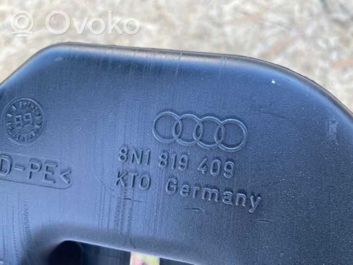 Audi TT Mk1 Ilmanoton letku 8N1819409