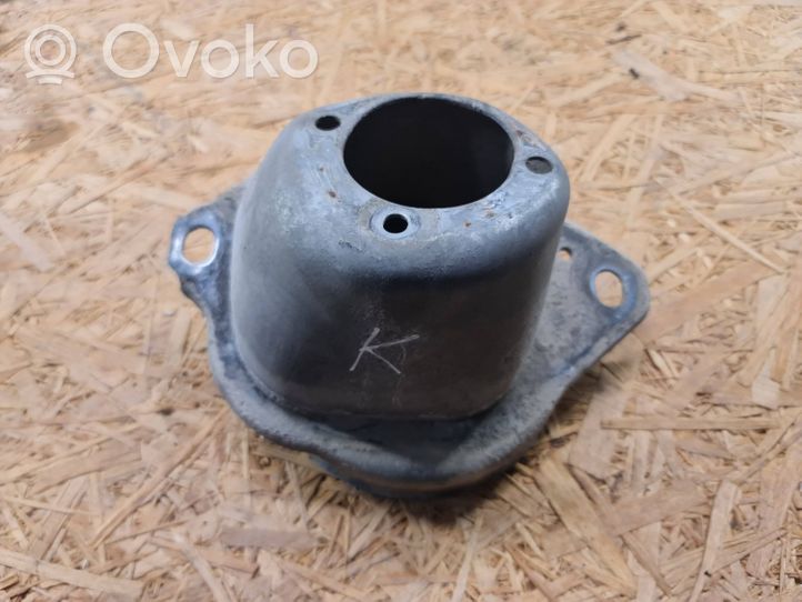 Volvo V70 Front shock absorber mounting bracket 