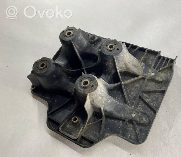 Volkswagen Bora Vassoio scatola della batteria 1J0804373A