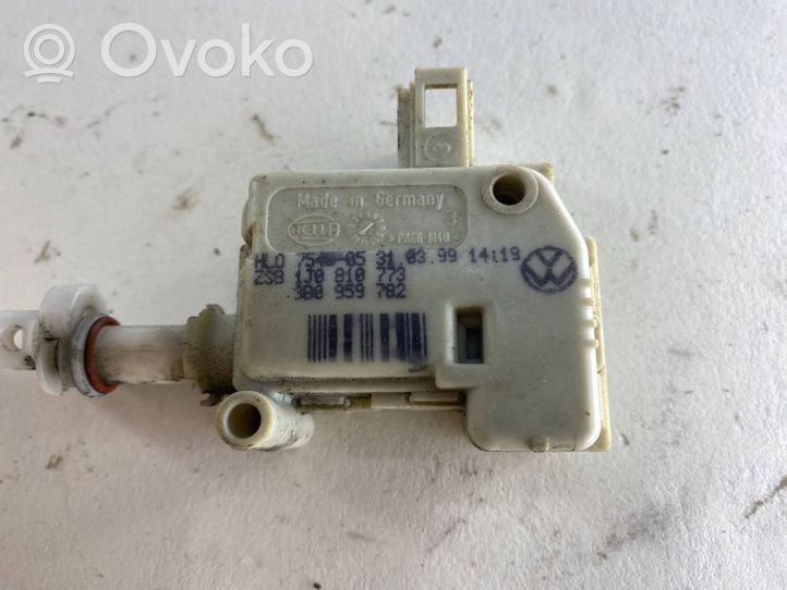 Volkswagen Bora Moteur verrouillage centralisé 1J0810773