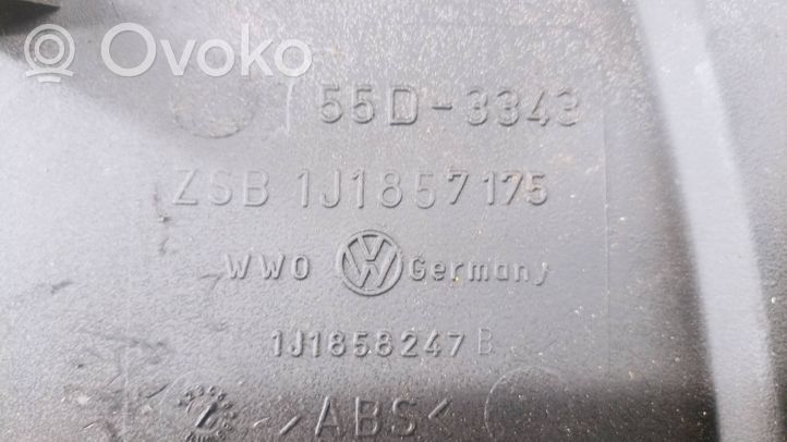 Volkswagen Golf IV Panelės apdailos skydas (šoninis) 1J1858247B