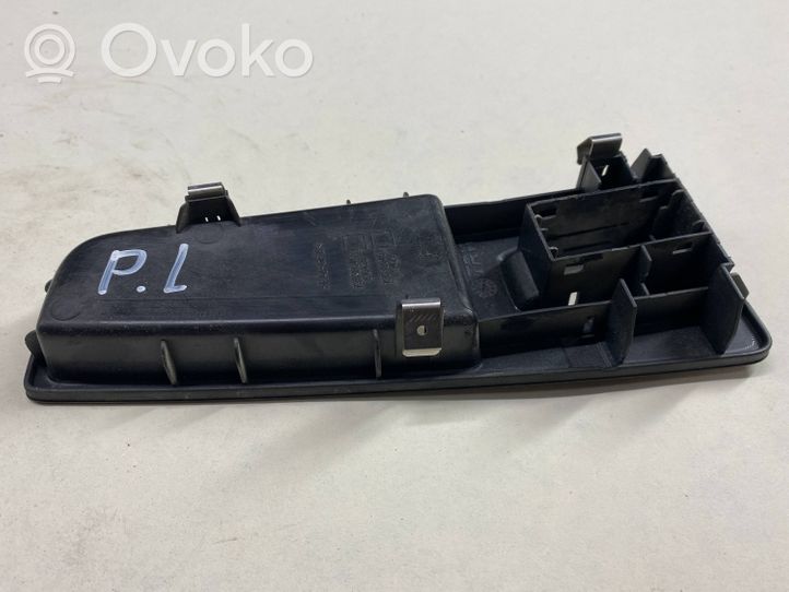 Fiat Grande Punto Ramka przycisków otwierania szyby drzwi przednich 735380450