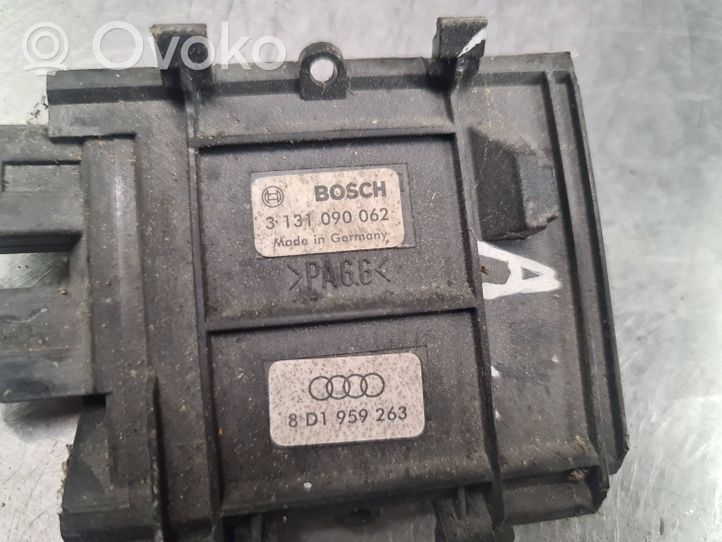 Audi A4 S4 B6 8E 8H Mazā radiatora ventilatora reostats 8D1959263