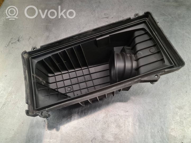 Peugeot 407 Air filter box 52135