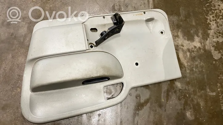 Renault Kangoo I Garniture de panneau carte de porte avant 8200357847