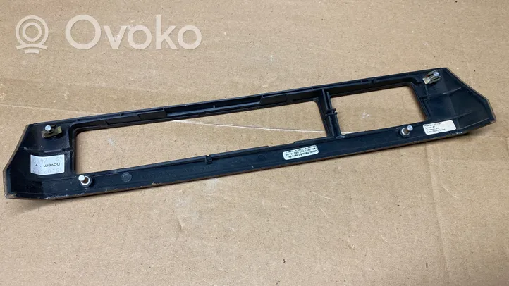 BMW 7 E65 E66 Rivestimento del vano portaoggetti del cruscotto 7002885