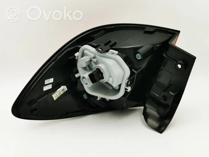 Renault Captur Lampa tylna 265557387R