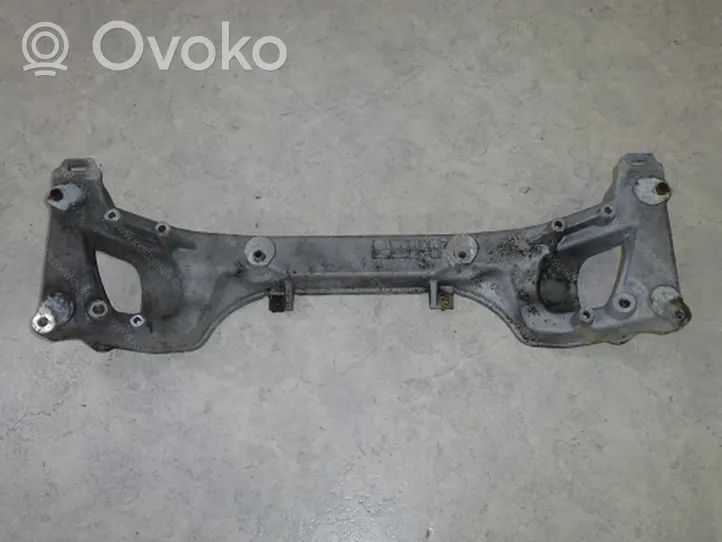 BMW 3 E30 Sottotelaio anteriore 31111701064