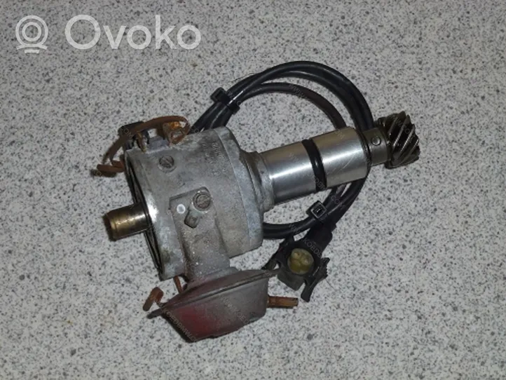 BMW 5 E28 Spinterogeno per l’accensione 12111286076