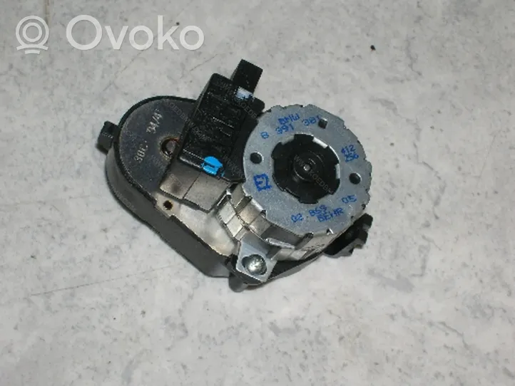 BMW 7 E38 Motorino attuatore ricircolo aria dell’A/C 64118391381