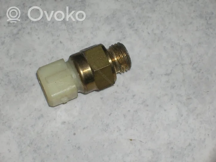 BMW 7 E38 Coolant temperature sensor 12521741900